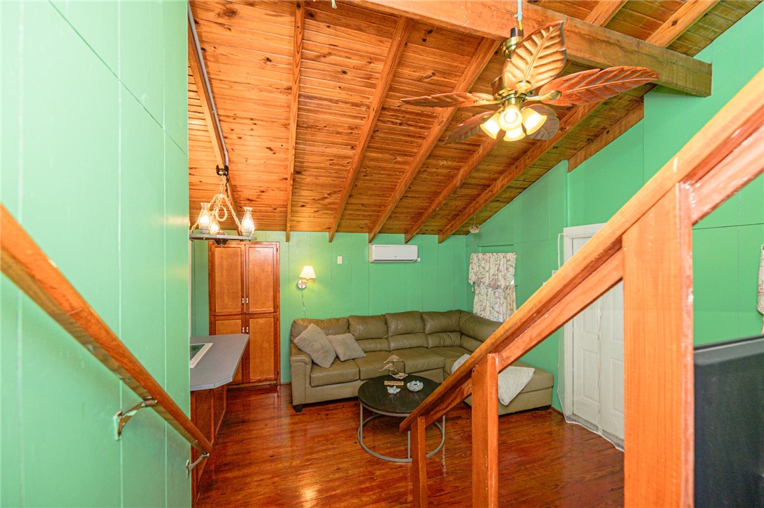 134 Live Oak St