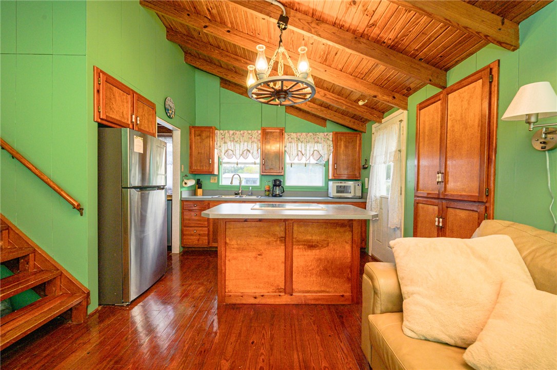 134 Live Oak St