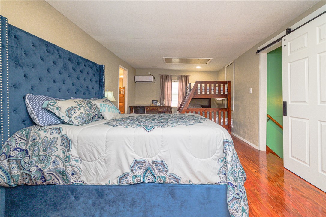 134 Live Oak St
