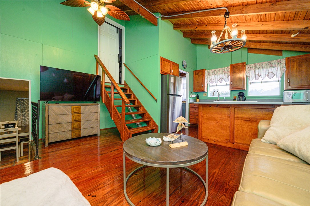 134 Live Oak St