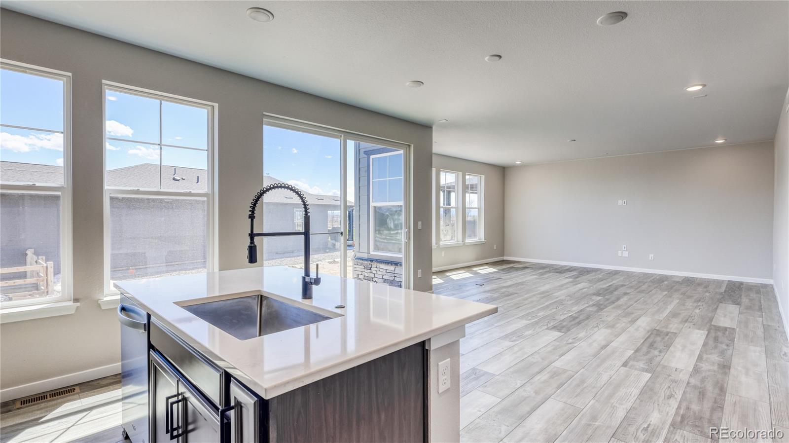 23690 E 39th Place