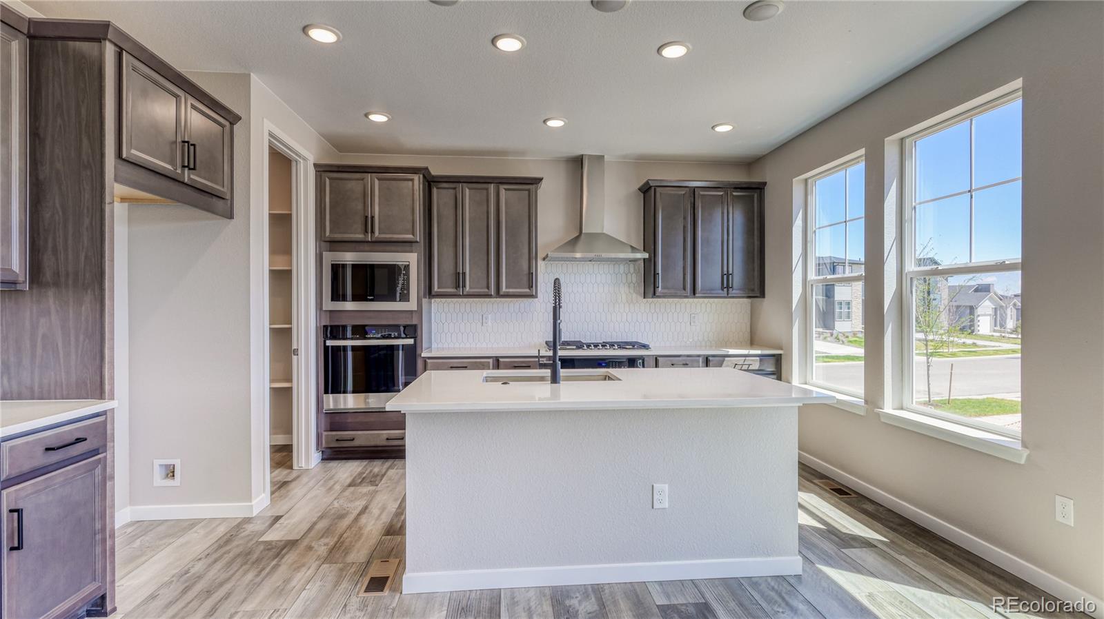 23690 E 39th Place