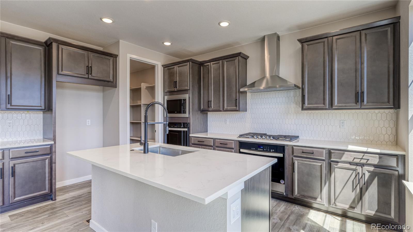 23690 E 39th Place