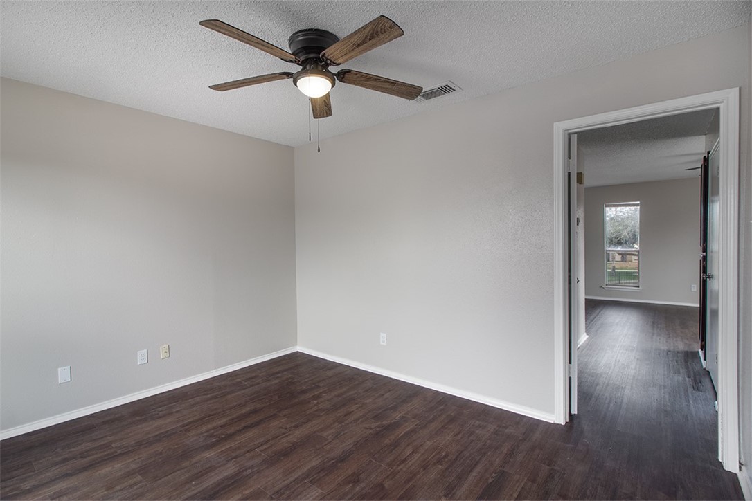6702 Everhart Road O106
