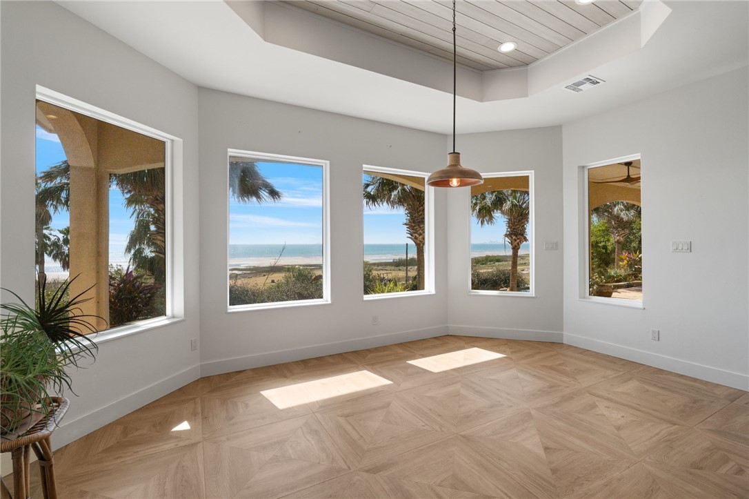 112 Baypoint Dr