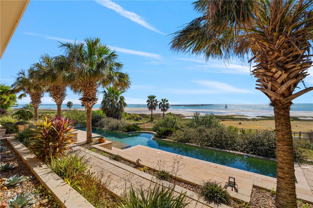 112 Baypoint Dr