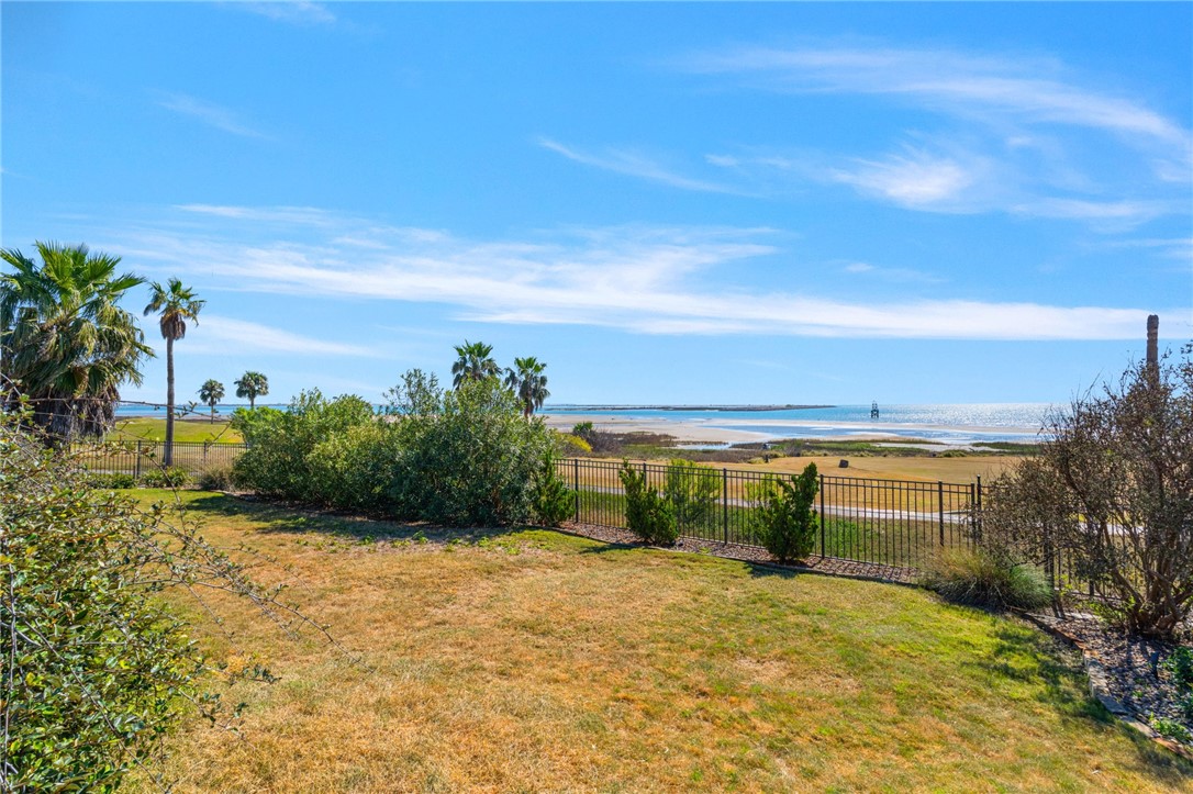 112 Baypoint Dr