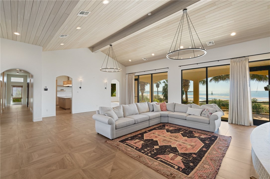 112 Baypoint Dr