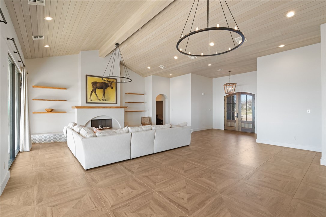 112 Baypoint Dr