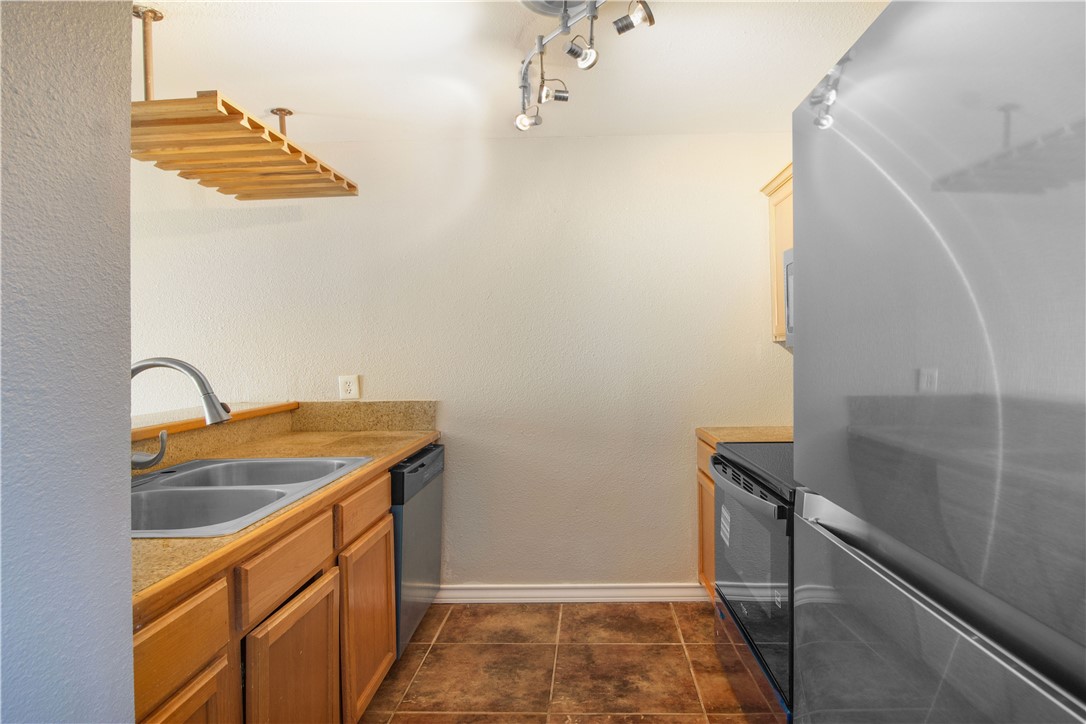 4141 Whiteley Dr 403
