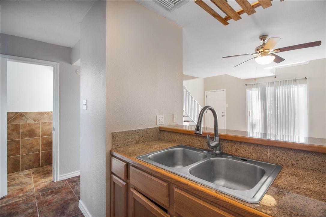 4141 Whiteley Dr 403