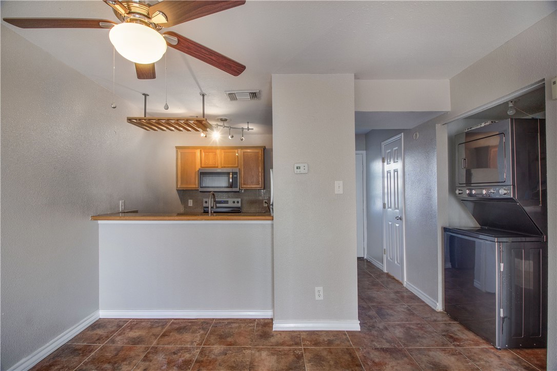 4141 Whiteley Dr 403