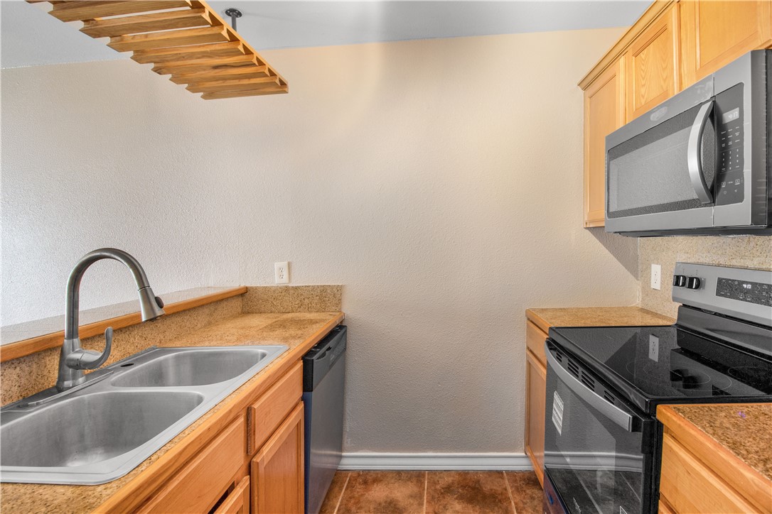 4141 Whiteley Dr 403