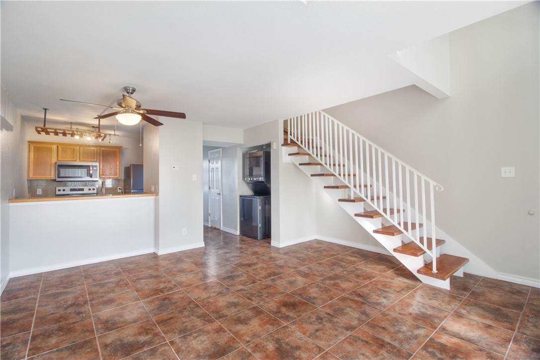 4141 Whiteley Dr 403