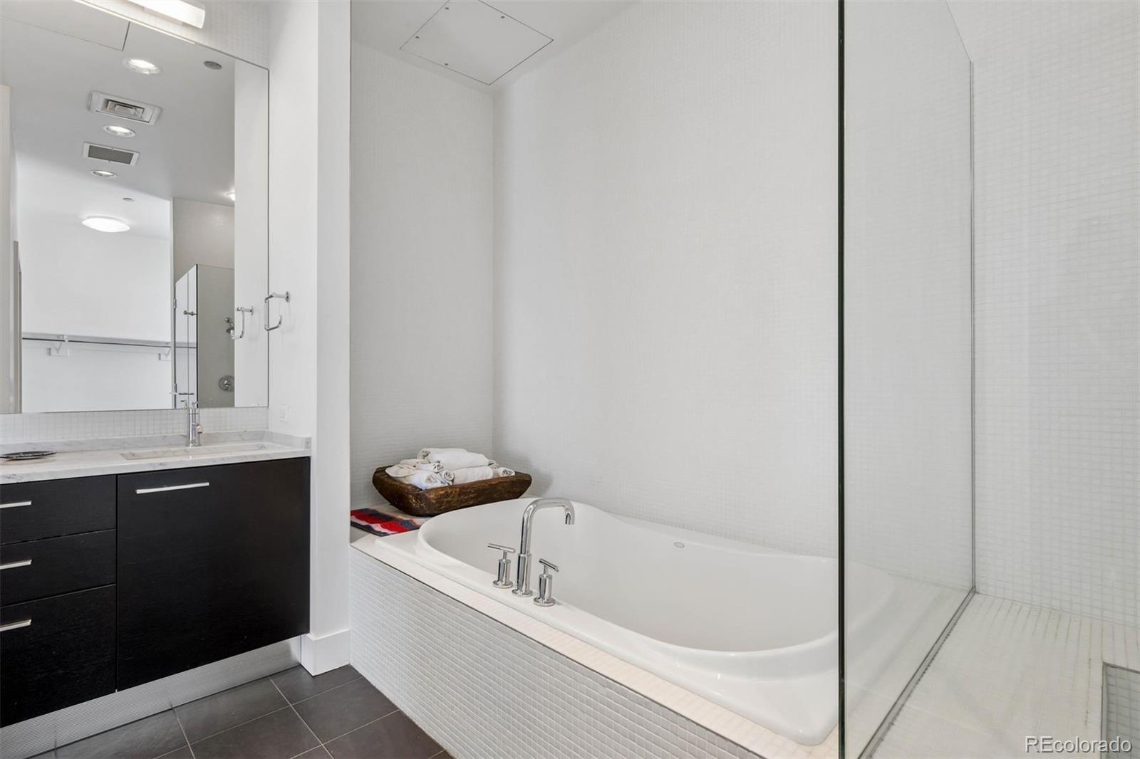 55 W 12th Avenue Unit: PH608
