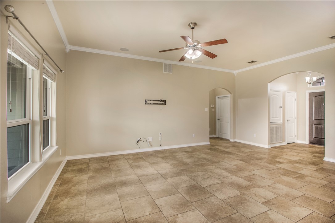 3825 Kangaroo Ct