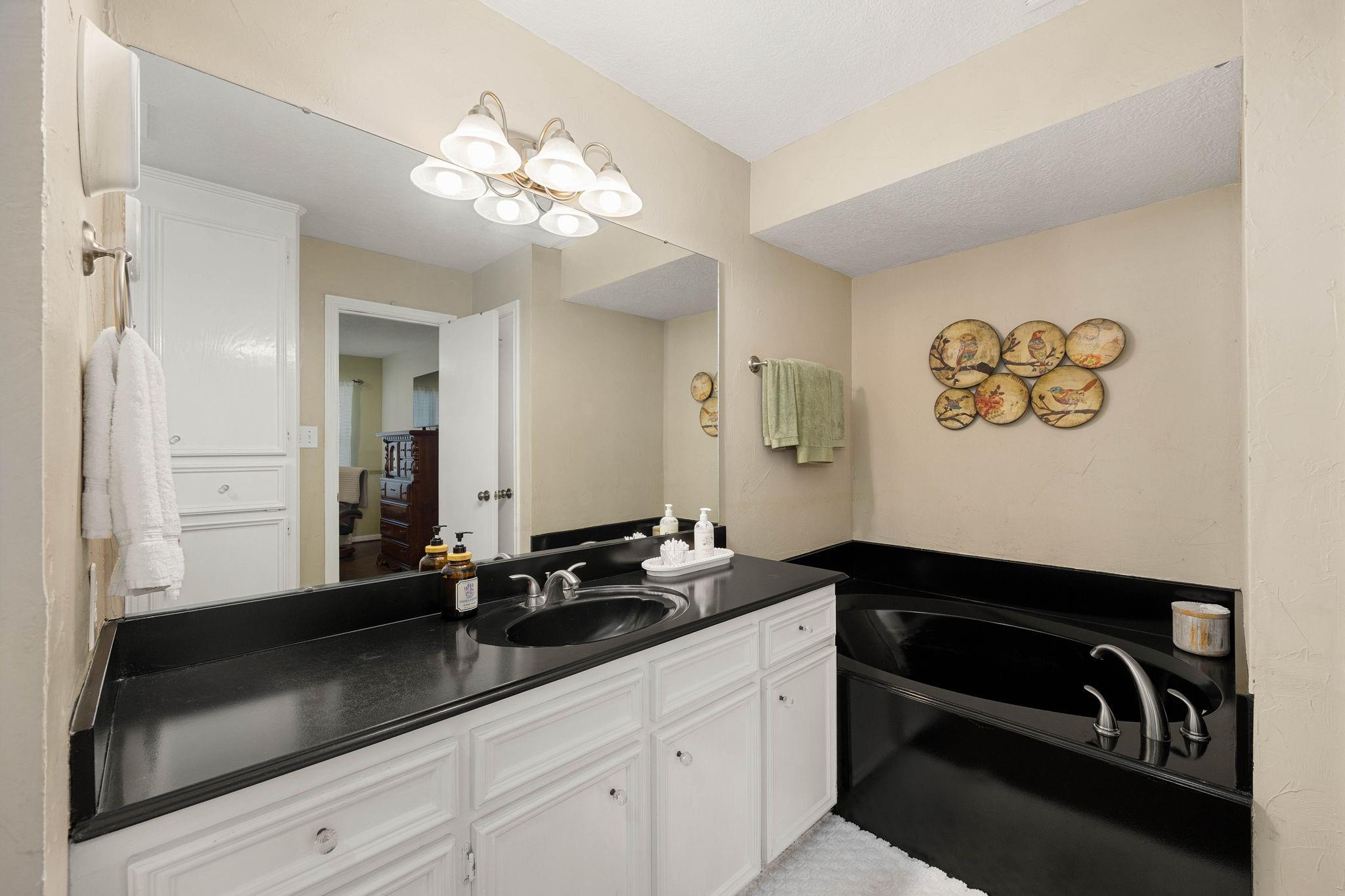 20014 Fernwood Circle