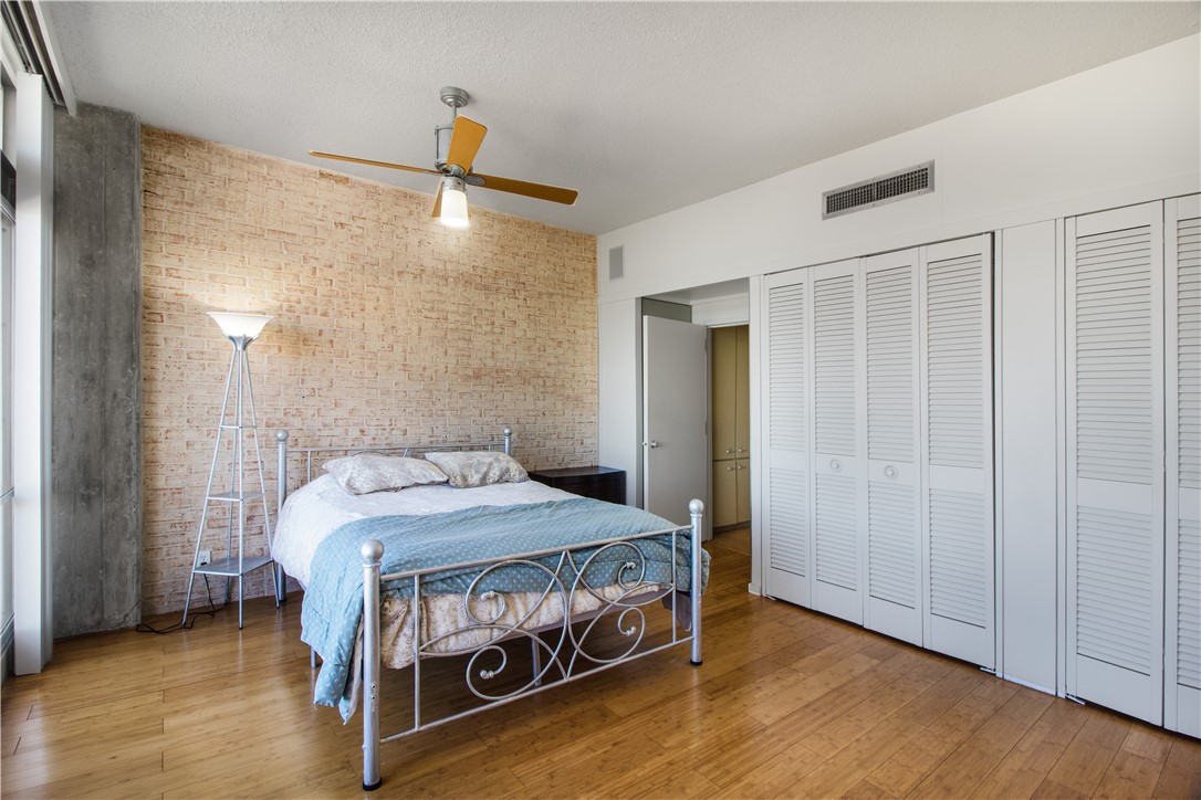 4600 Ocean Dr 702