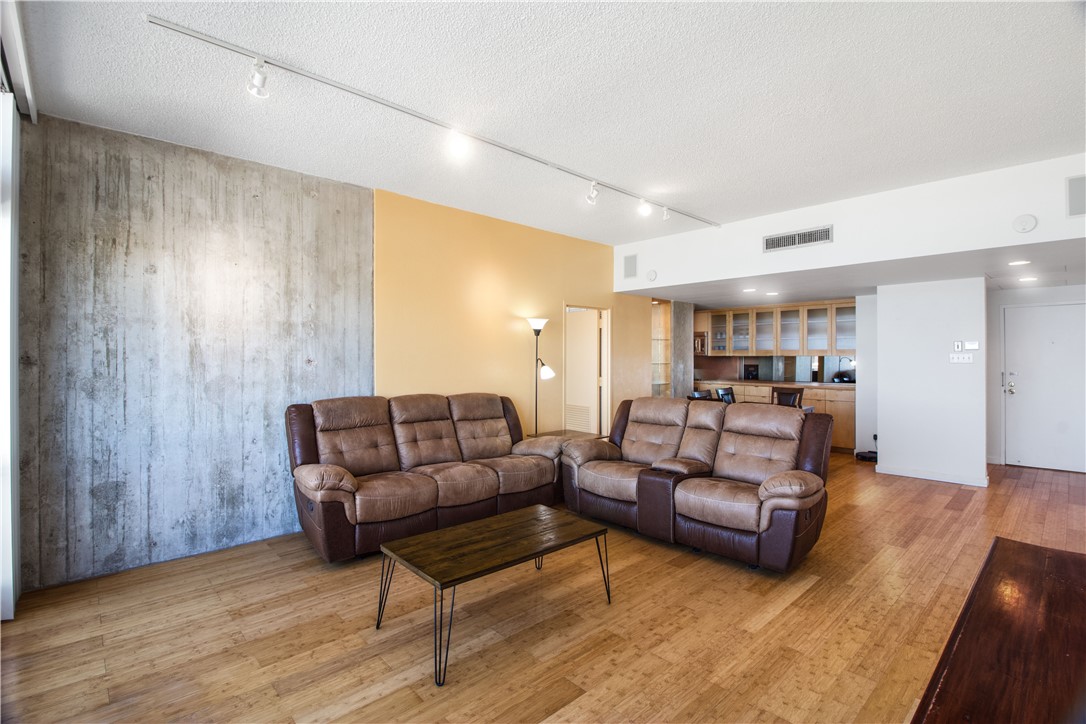 4600 Ocean Dr 702