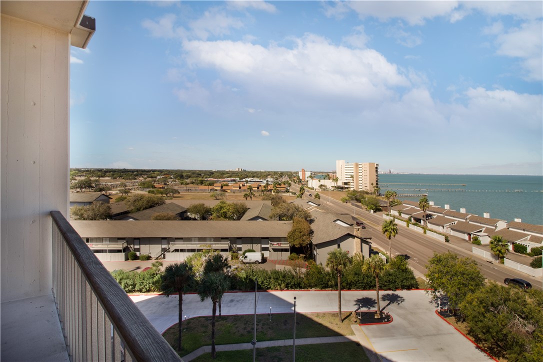 4600 Ocean Dr 702