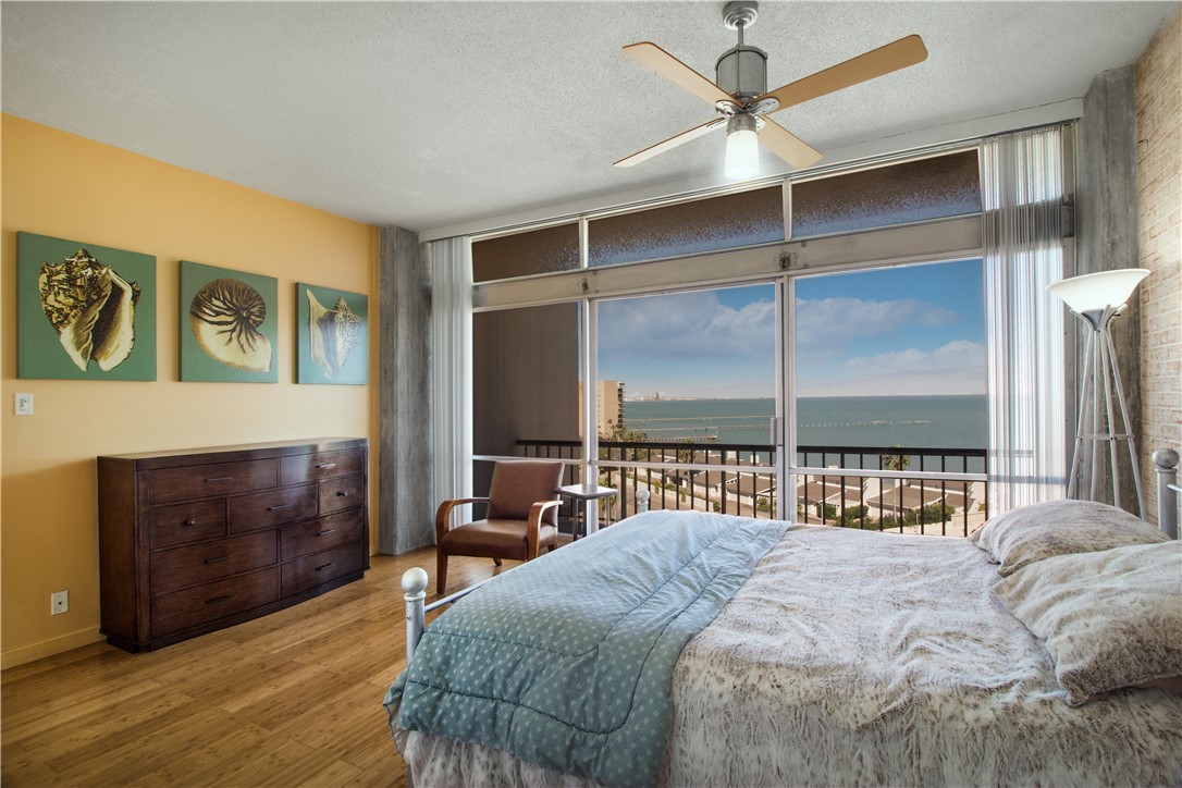 4600 Ocean Dr 702