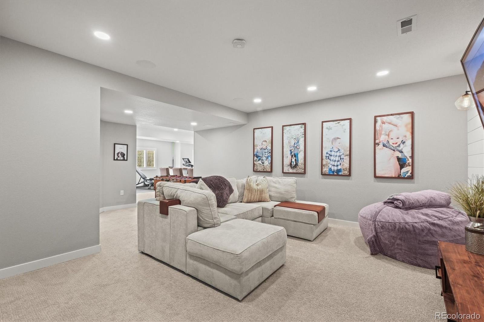 11046 Pastel Point