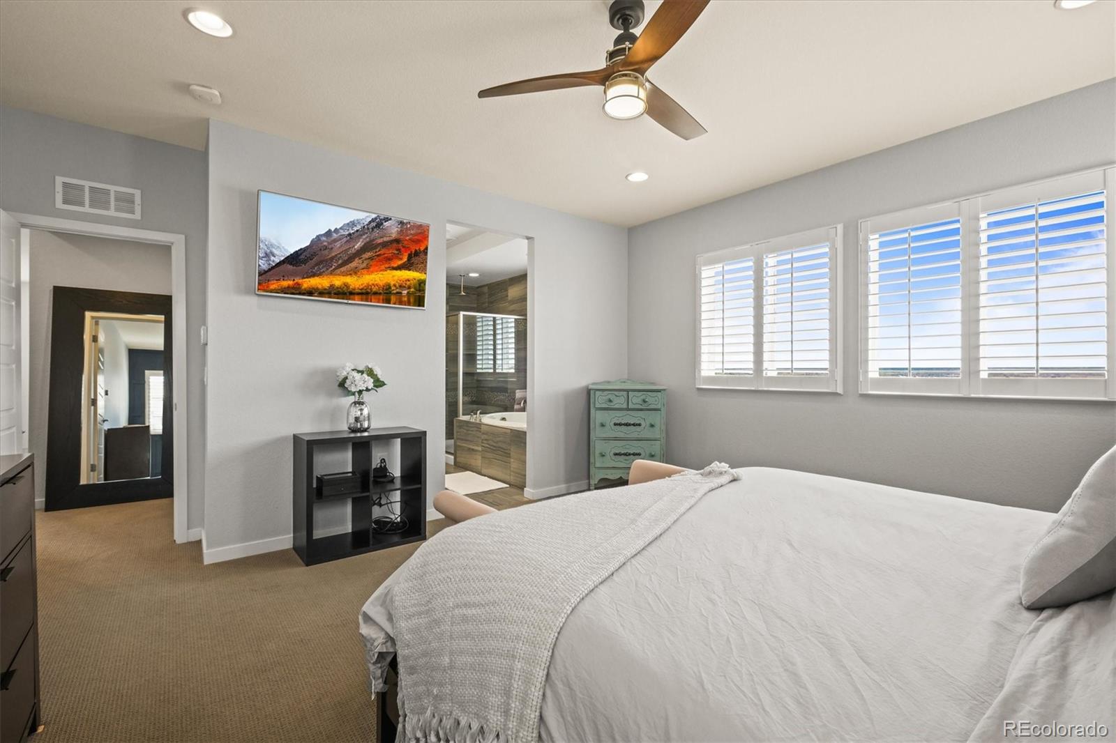 11046 Pastel Point