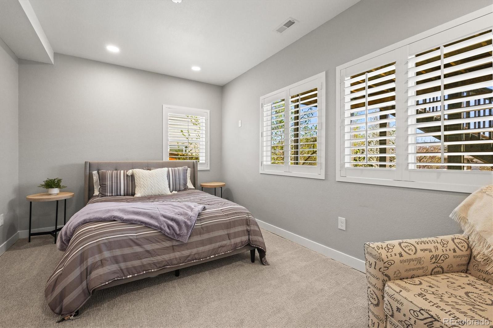 11046 Pastel Point