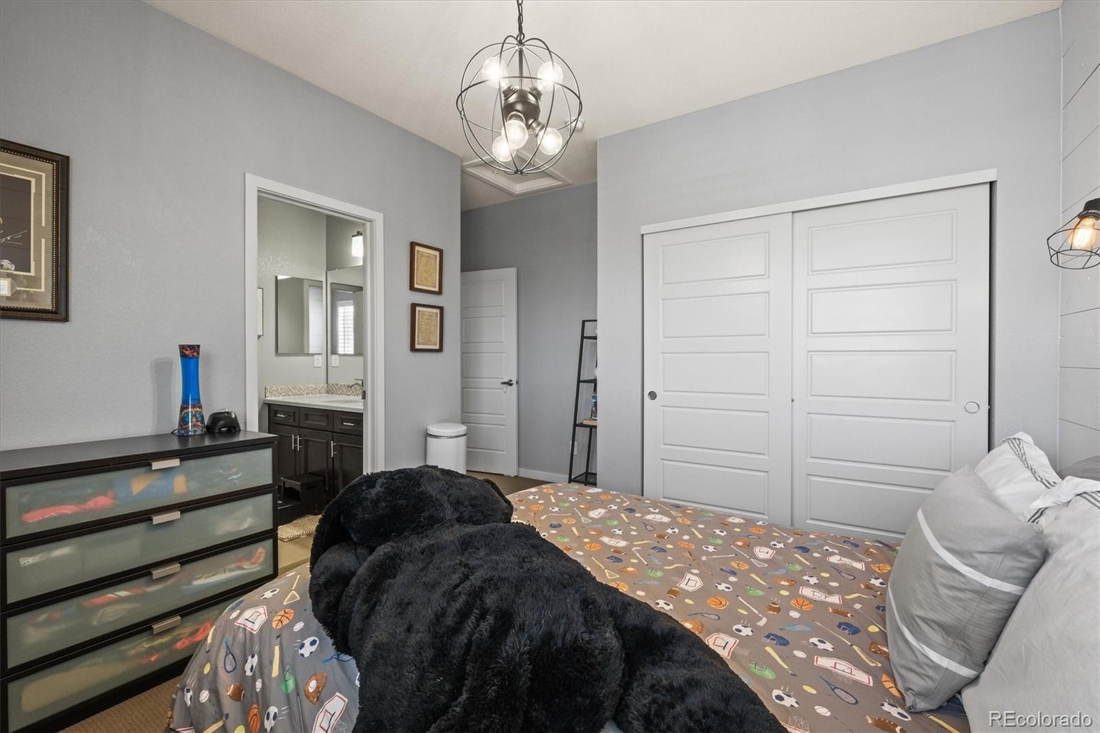 11046 Pastel Point