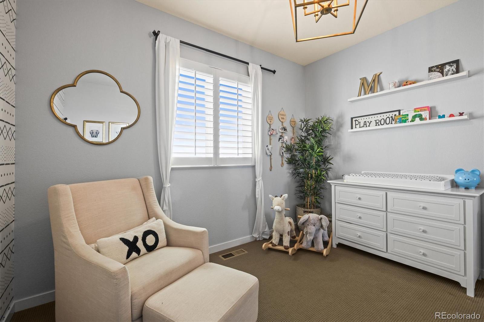 11046 Pastel Point