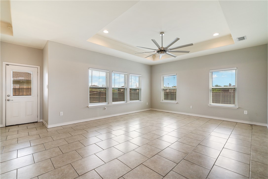 7214 S Lake Bliss Cir