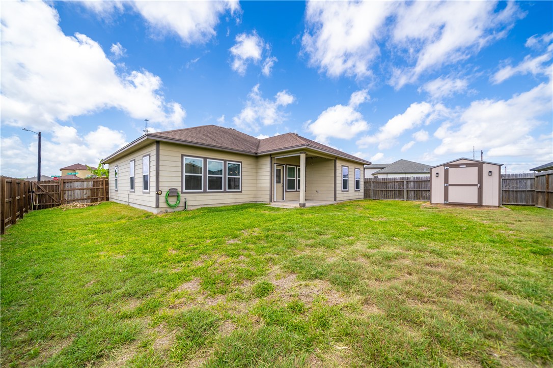 7214 S Lake Bliss Cir