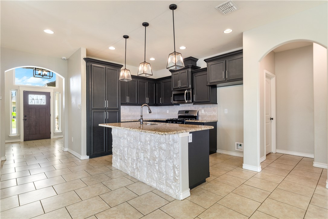 7214 S Lake Bliss Cir