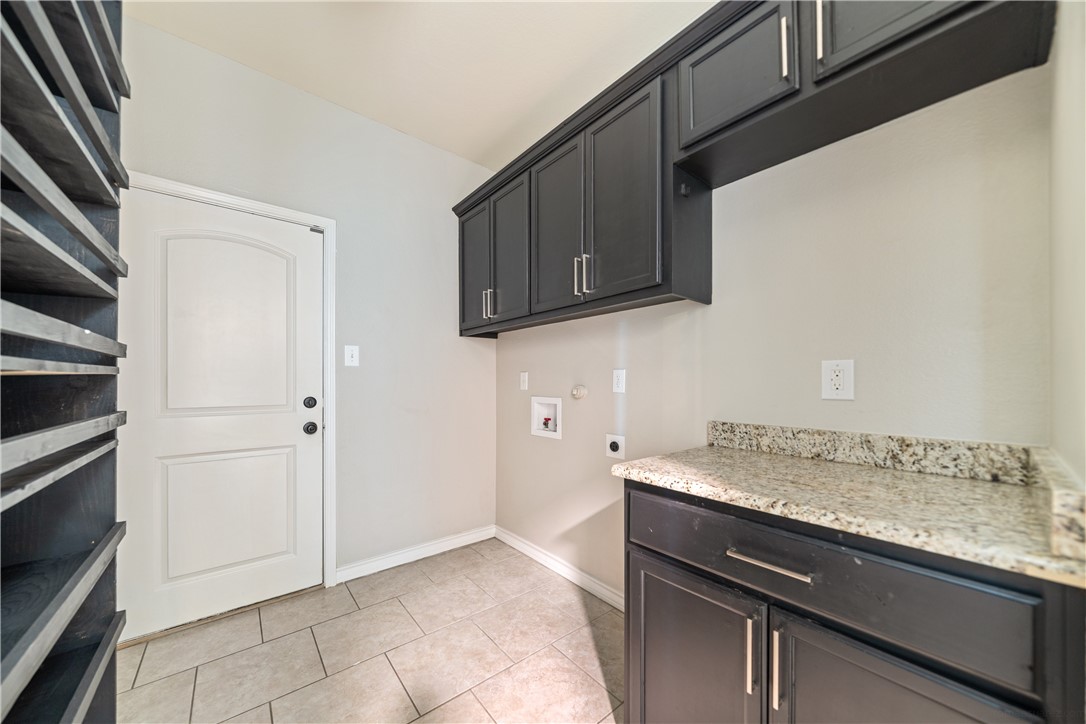 7214 S Lake Bliss Cir