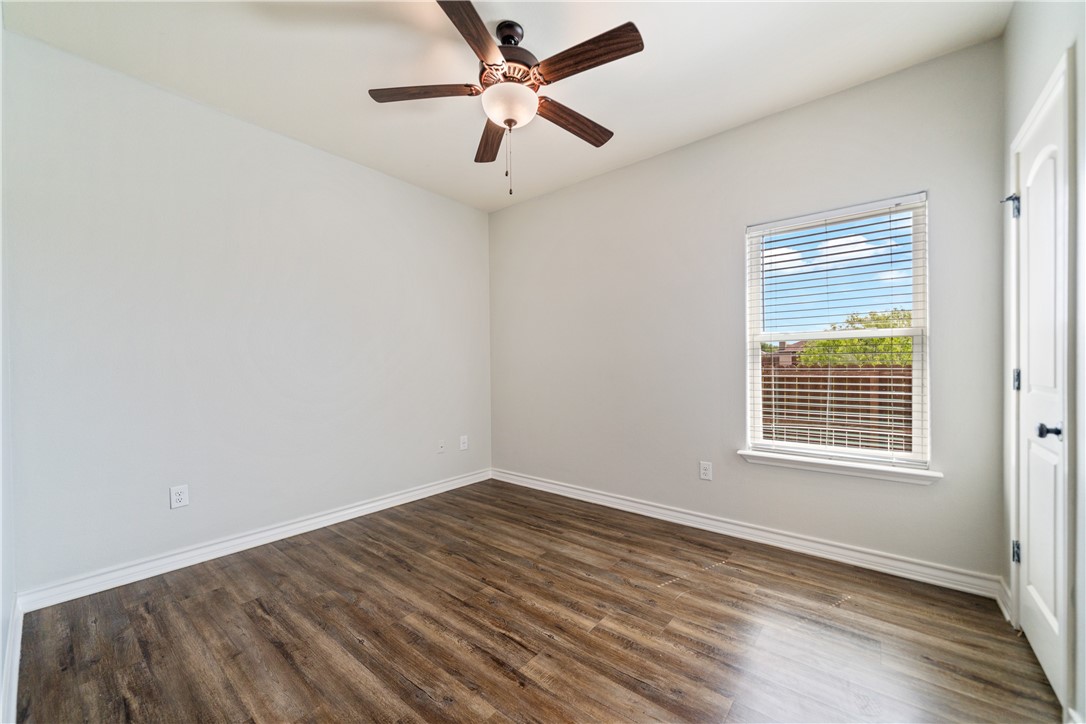 7214 S Lake Bliss Cir