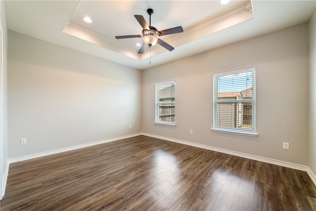 7214 S Lake Bliss Cir