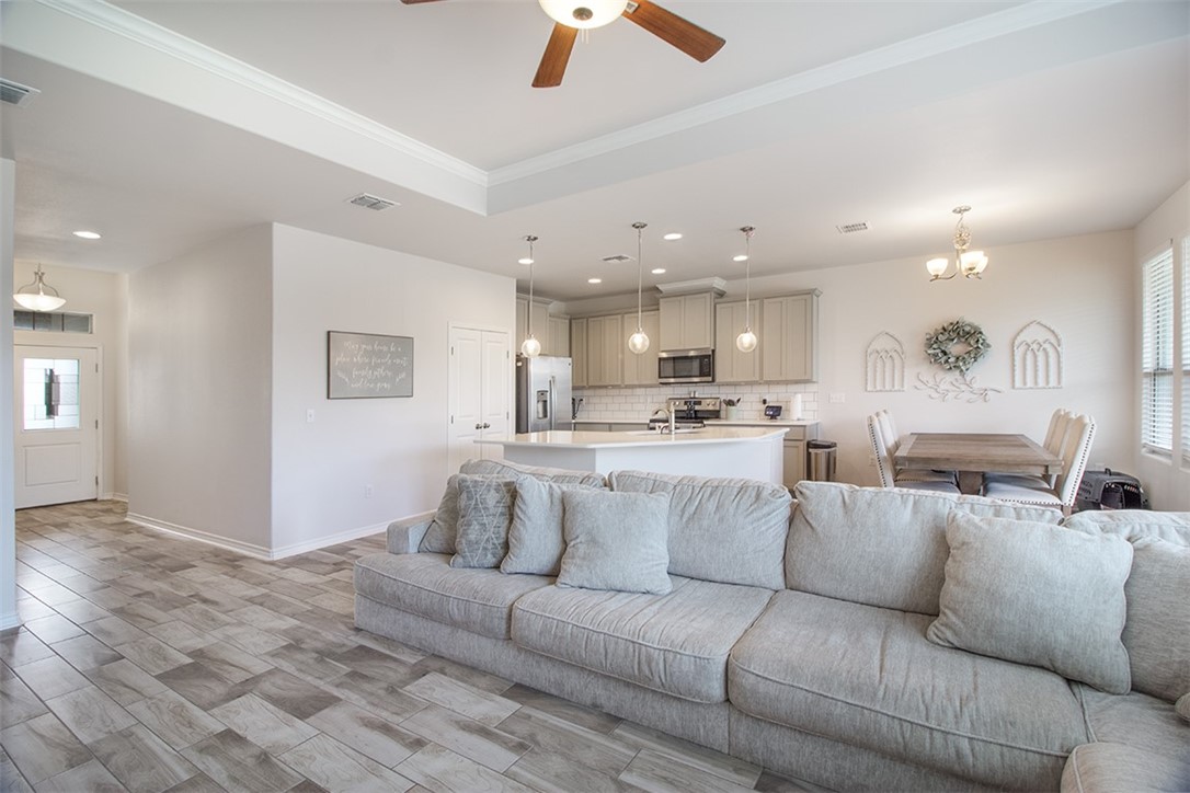 1012 Ocean Breeze
