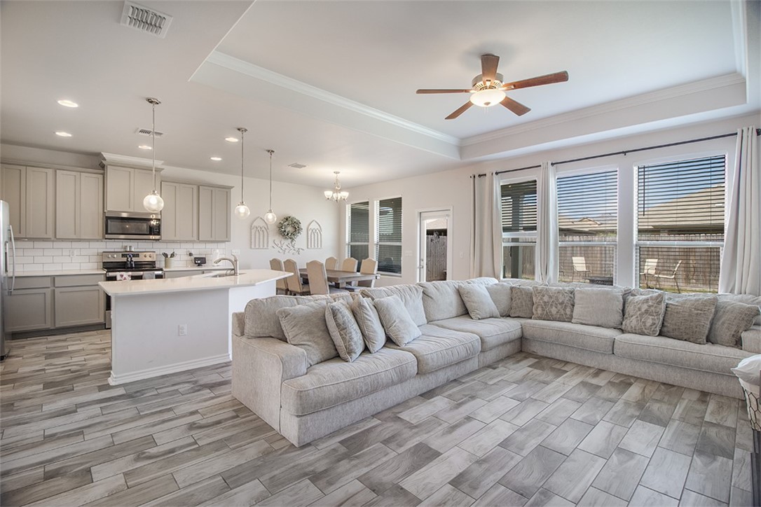 1012 Ocean Breeze