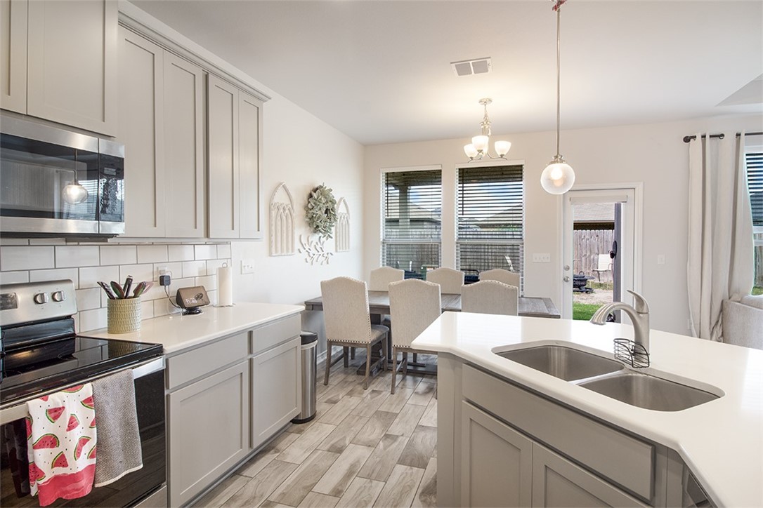 1012 Ocean Breeze
