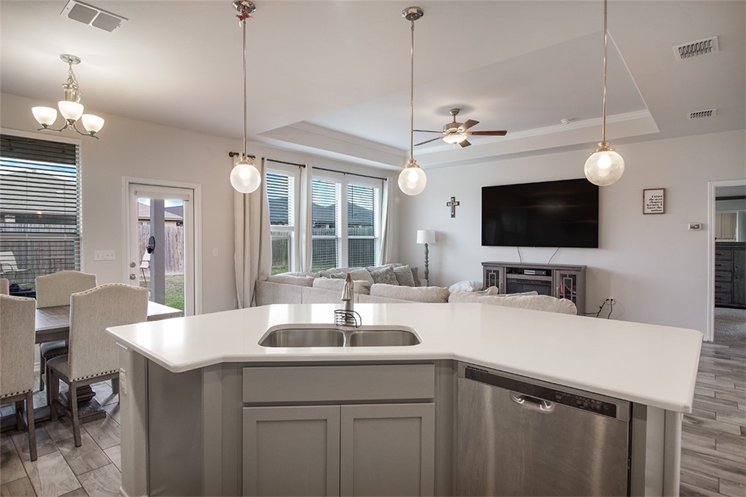 1012 Ocean Breeze