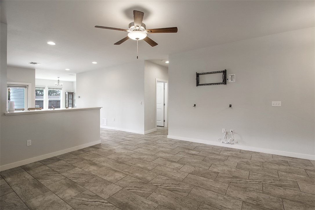 1911 Estes Flats Dr
