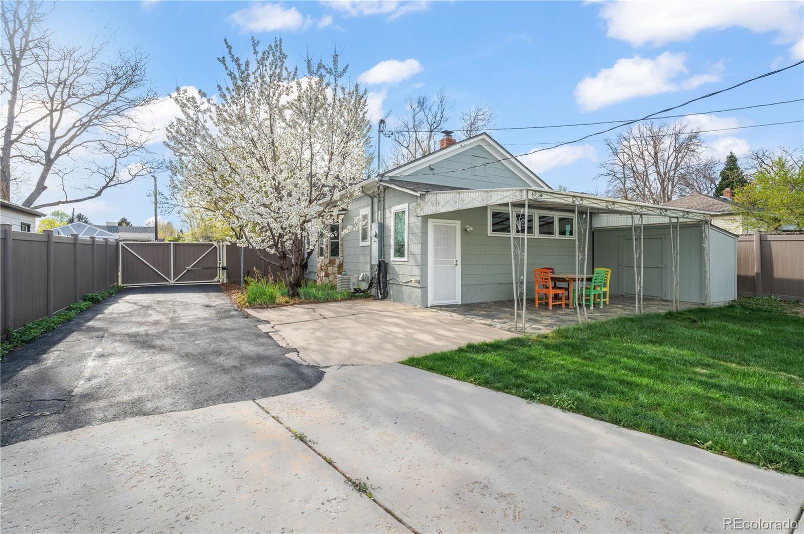 2124 Gray Street