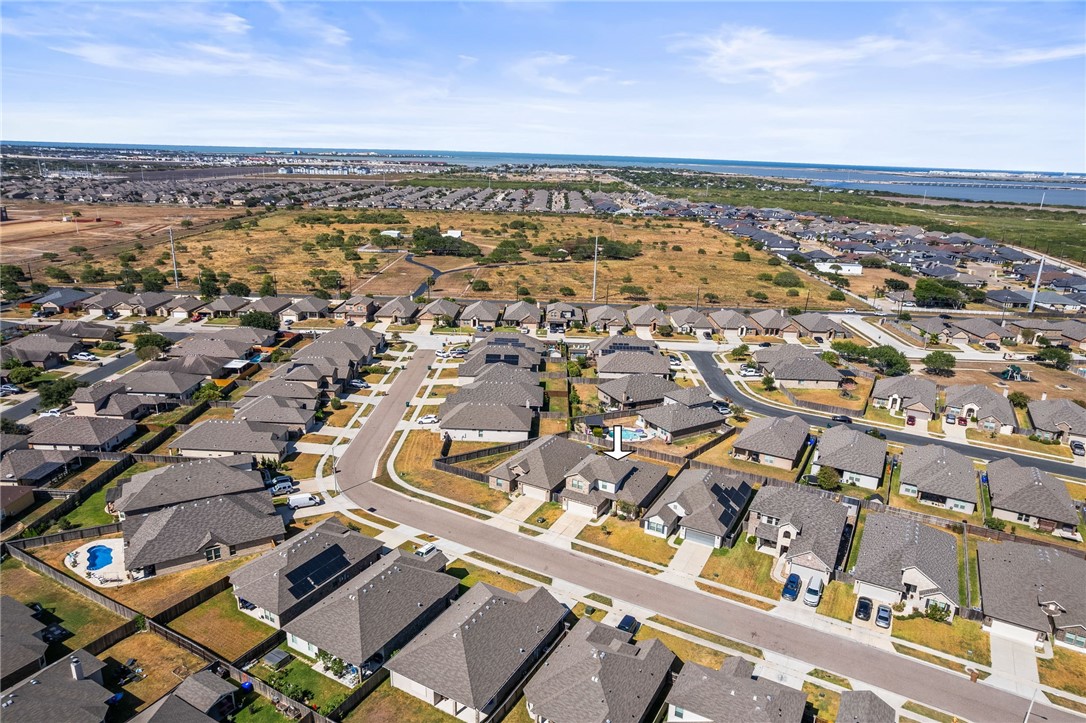 8142 Luz De Luna St