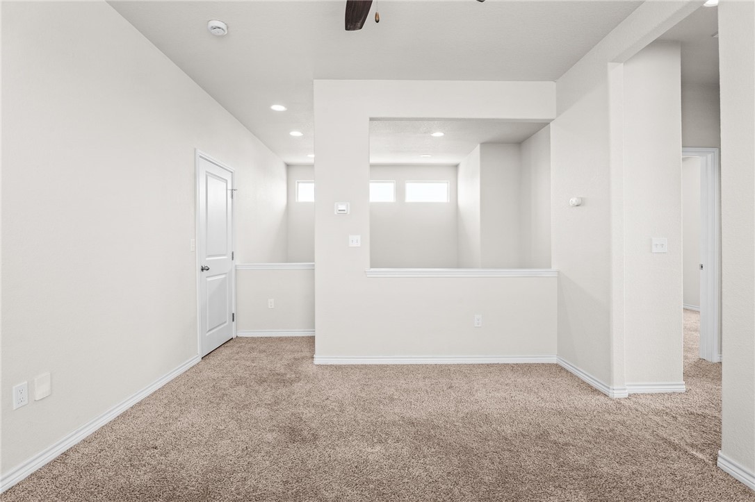8142 Luz De Luna St
