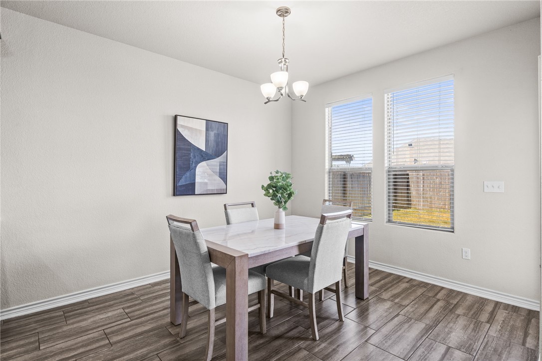 8142 Luz De Luna St