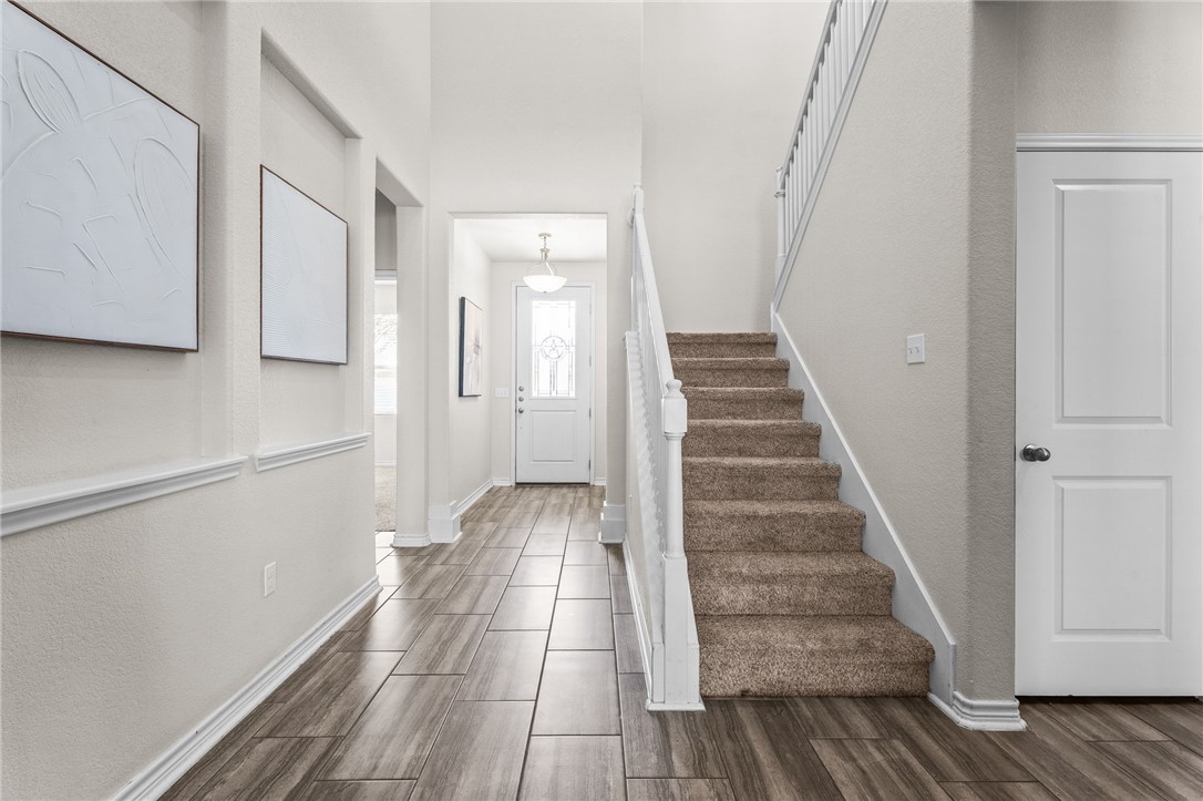 8142 Luz De Luna St