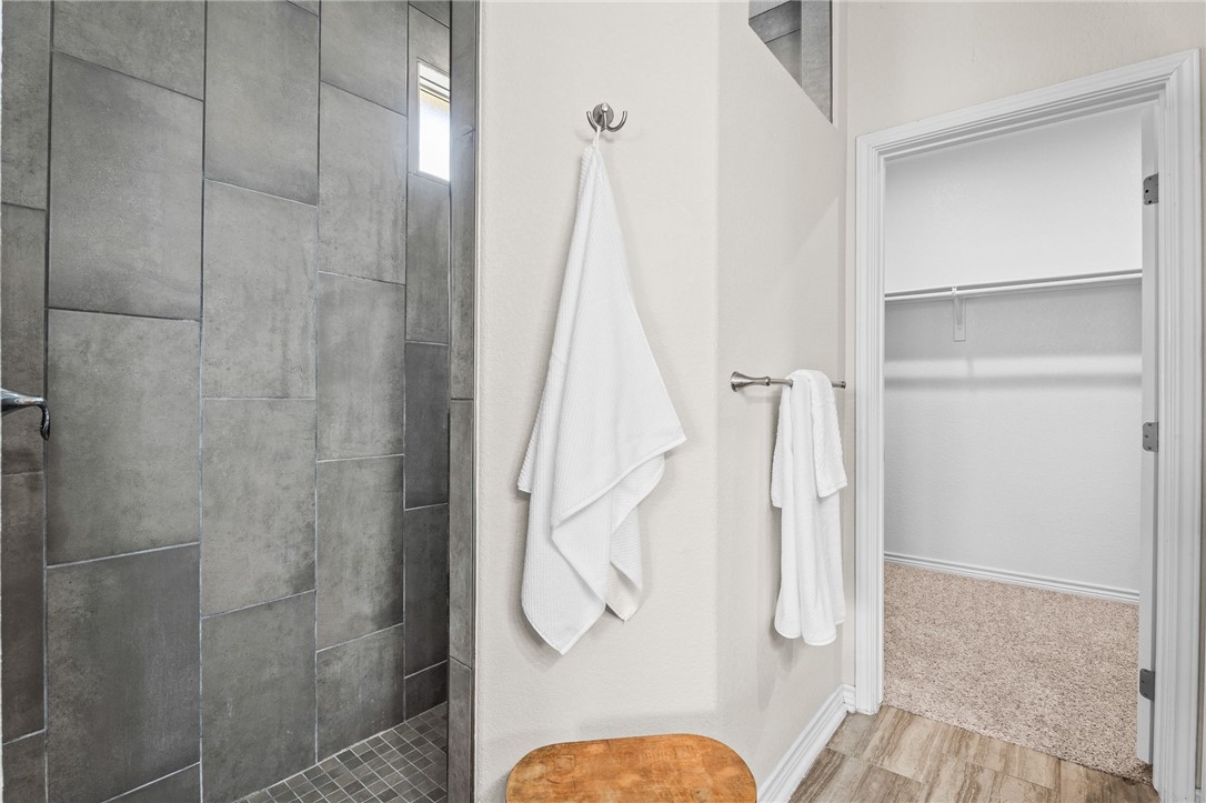 8142 Luz De Luna St