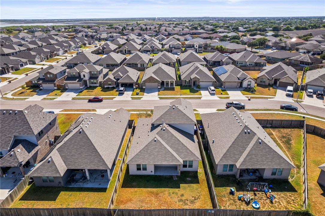 8142 Luz De Luna St