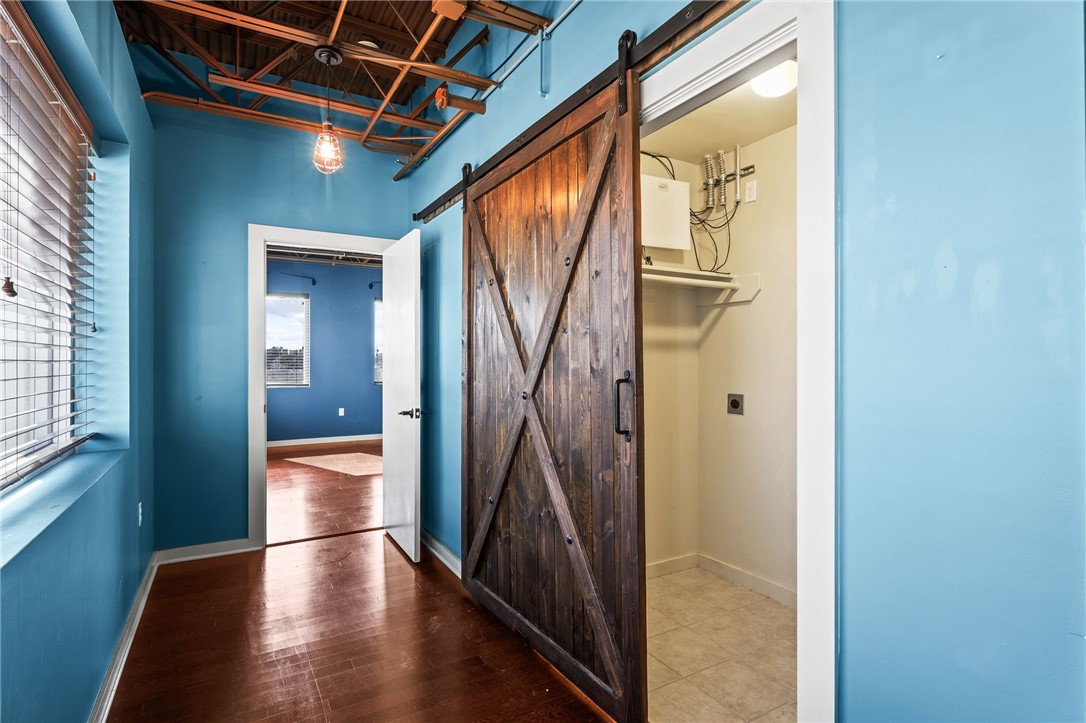 901 N Upper Broadway St 201