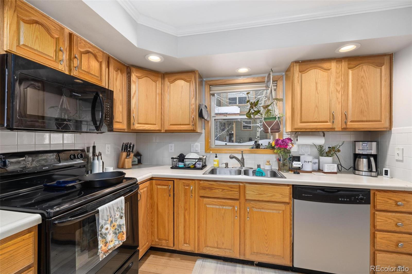 239 Huron Road Unit: C14